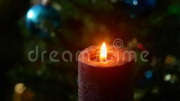 圣诞节晚上吹灭蜡烛视频的预览图