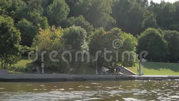 莫斯科麻雀山上的莫斯科河堤视频的预览图