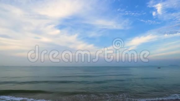 泰国RayongNamRin海滩的海天视频的预览图
