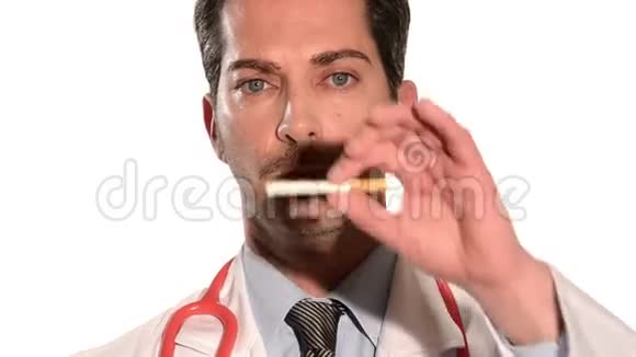 医生把香烟弄断了视频的预览图