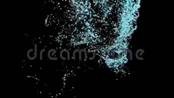 蓝色颗粒粉末转变为冲孔形状视频的预览图