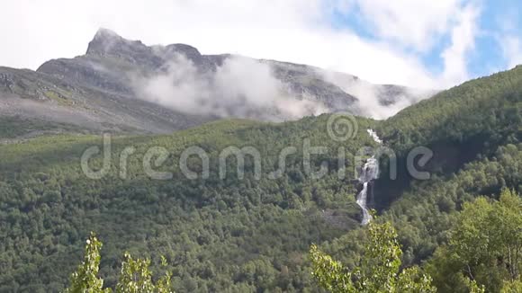 山和瀑布盖朗格斯特兰达挪威视频的预览图