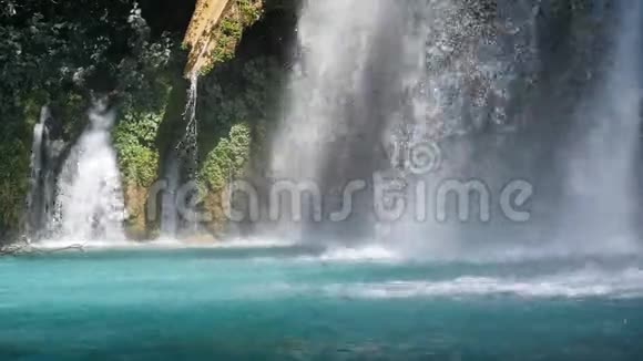 恰帕斯米索哈瀑布鸟瞰图视频的预览图