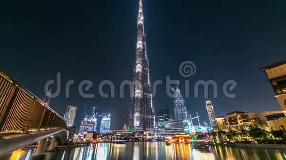 迪拜市中心和阿联酋迪拜的哈利法塔时代视频的预览图