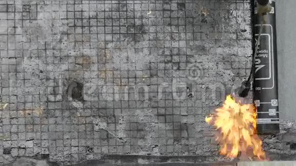 焊接火焰移动灰色背景视频的预览图