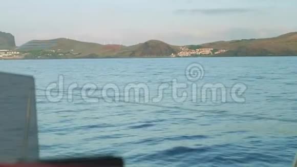 马德拉岛替代能源的观点从游艇上观看视频的预览图