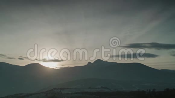 太阳下山的时间视频的预览图