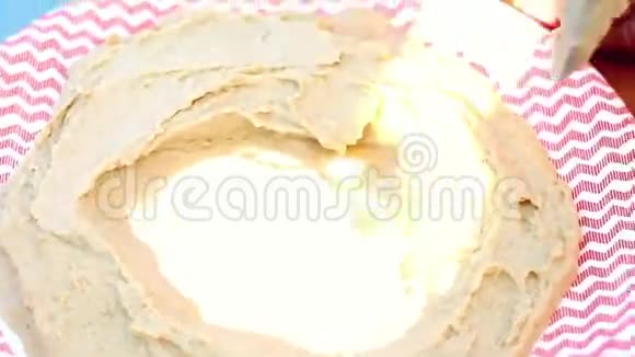传统的阿拉伯菜鹰嘴豆泥视频的预览图
