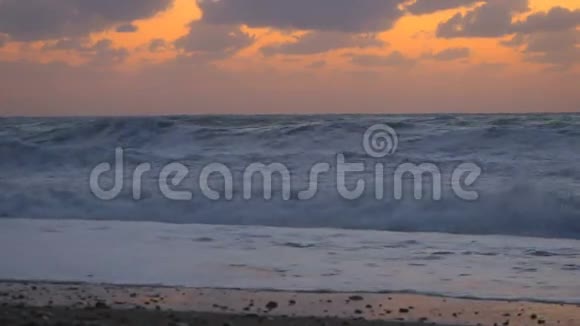 令人惊叹的黄昏海洋景色视频的预览图
