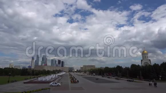 莫斯科4K阴天的胜利公园景观视频的预览图