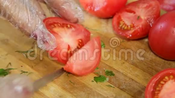 手切番茄做沙拉视频的预览图