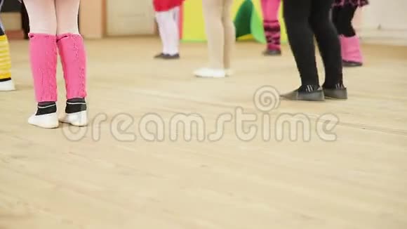 女子舞蹈学校视频的预览图