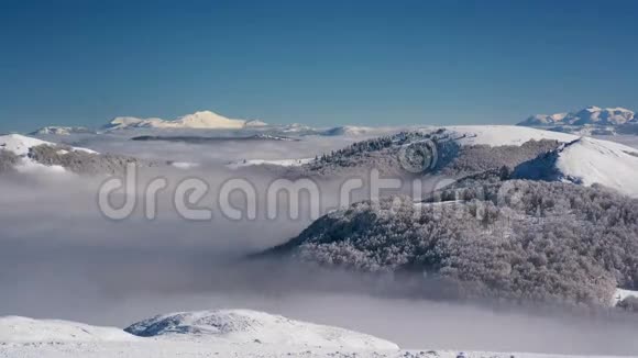 雪山和云时程视频的预览图