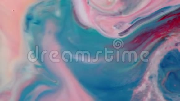 抽象五彩颜料五彩颜料在水中的混合和运动多色丙烯酸涂料视频的预览图