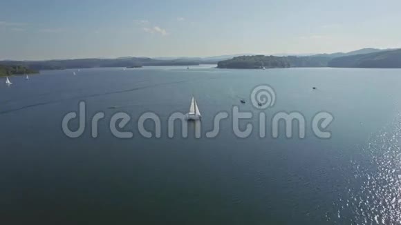 孤舟湖空中4k视频的预览图