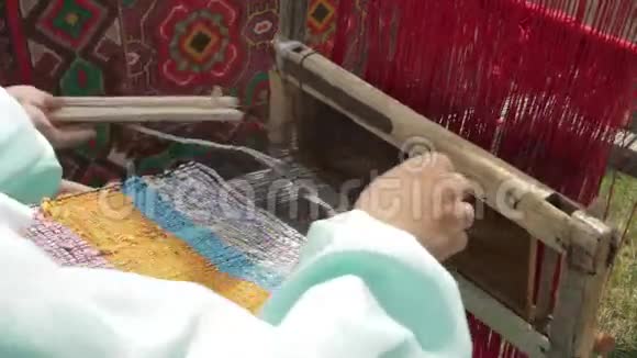 用手织地毯视频的预览图