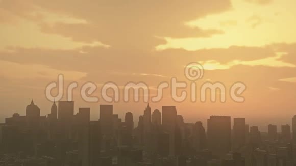 城市日落云飞过纽约现代商务大厦轮廓视频的预览图