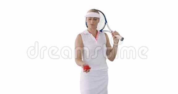 女运动员正准备打网球视频的预览图
