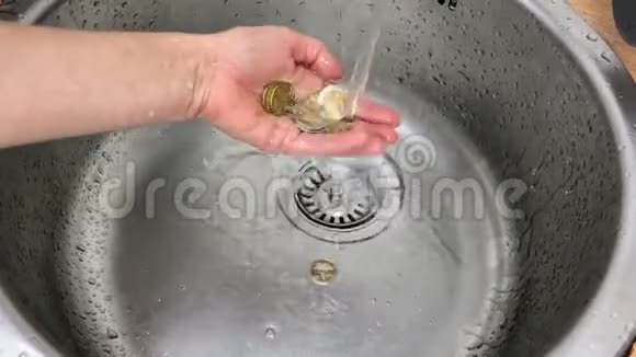 洗钱概念洗币视频的预览图