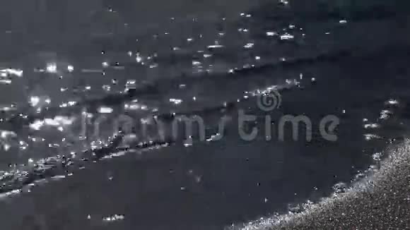 太阳在水中的反射太阳海面上的眩光黑海视频的预览图