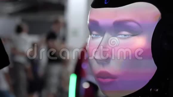 用投影制作的人脸机器人视频的预览图
