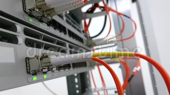 光纤网络连通性视频的预览图