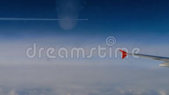 飞机平行飞行视频的预览图