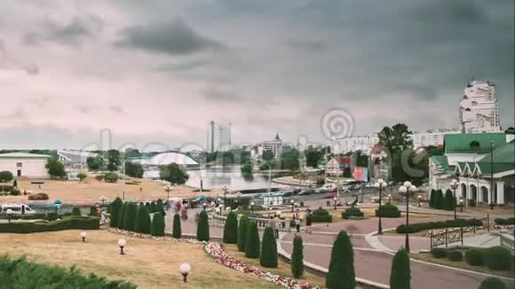白俄罗斯明斯克明斯克的现代建筑观在尼米加尼亚米哈区著名的地方时间流逝时间流逝视频的预览图
