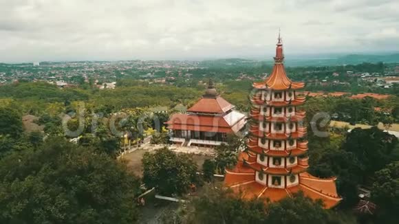 SemarangAvalokitesvara塔的空中射击视频的预览图