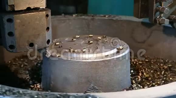 金属加工焊接铣磨切割视频的预览图