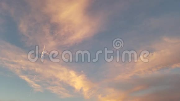 粉色和黄色日落全景360景4k视频的预览图