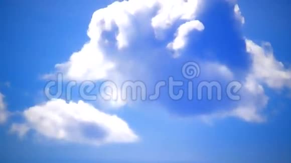 变形云背景的时间间隔视频的预览图