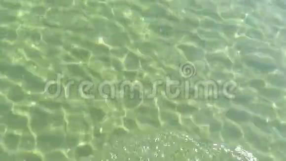 亚得里亚海的透明表面视频的预览图