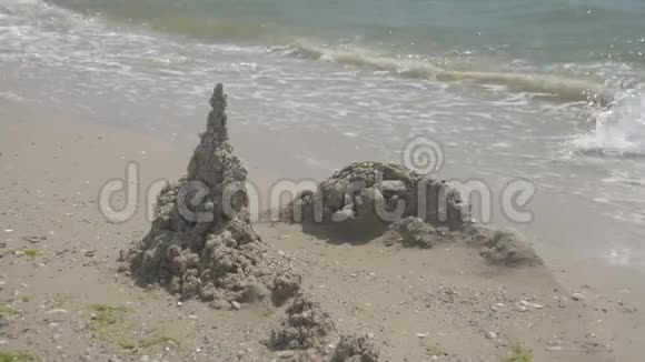 沙滩上的沙堡慢动作视频的预览图