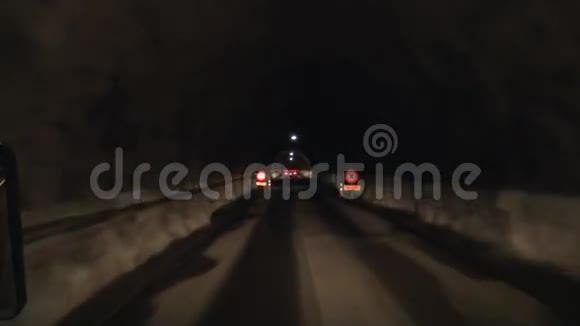 新西兰青山中的公路隧道视频的预览图
