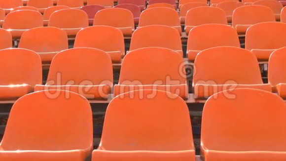 体育场的椅子视频的预览图