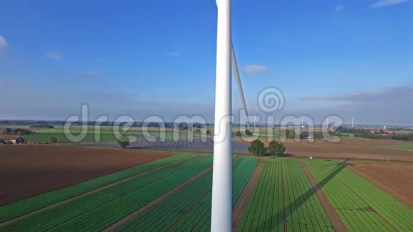 风能涡轮机风车能源生产的空中景观清洁和可再生能源视频的预览图