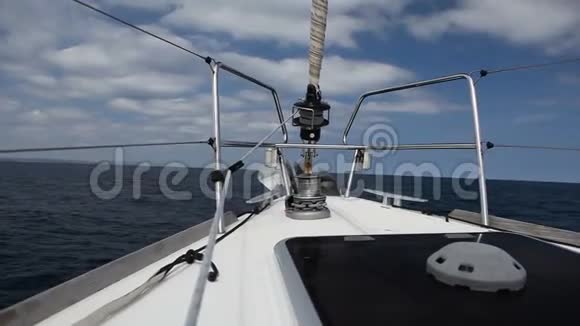 乘风破浪的帆船视频的预览图