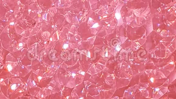 闪闪发光的粉红色钻石晶体视频的预览图