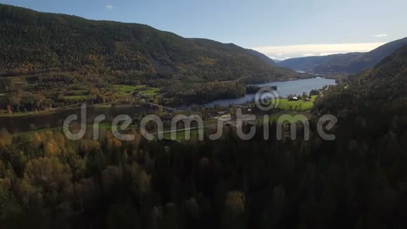 挪威秋季乡村景观4K空中摄影视频的预览图
