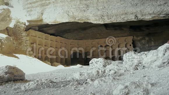 古酒窖位于克里米亚的诺维斯维特恰利亚品洞中视频的预览图