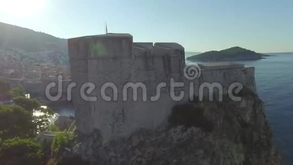 克罗地亚杜布罗夫尼克的圣劳伦斯堡垒的鸟瞰图视频的预览图