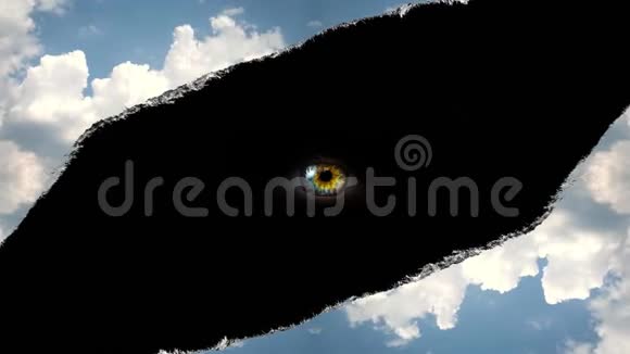 创意4k时间在天空中的视频洞与移动的云与撕裂的边缘如在纸上眼睛移动到相机视频的预览图