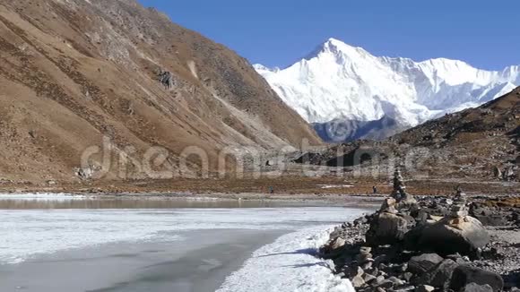 乔奥玉峰全景旅游规模喜马拉雅山尼泊尔4k视频的预览图