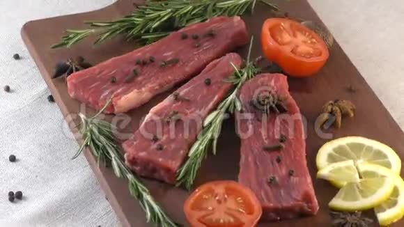 新鲜的大理石牛肉视频的预览图