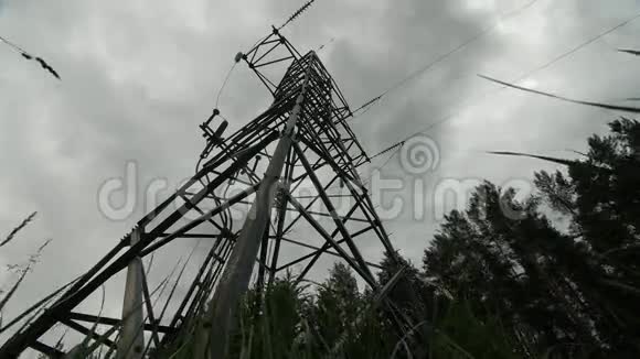 发电厂延时电力高压支架雨云在天阶电厂的危险视频的预览图
