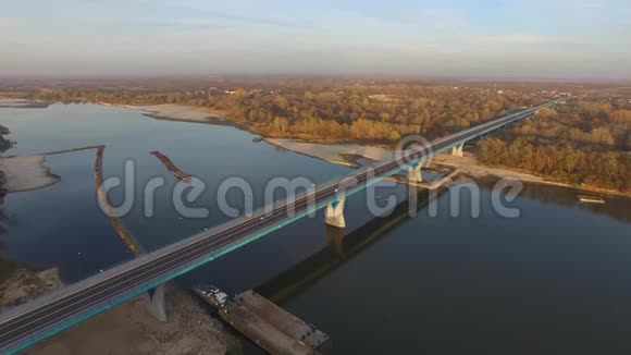Vistula河大桥鸟瞰图2016年9月波兰视频的预览图