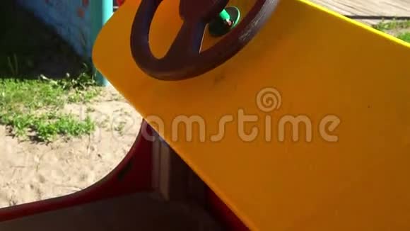 游乐场婴儿车玩具方向盘视频的预览图