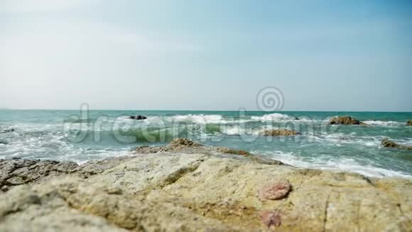 海景海边的石头视频的预览图