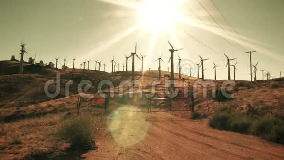 沙漠太阳风电场视频的预览图